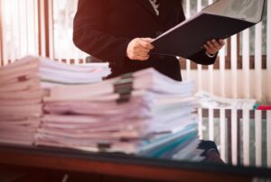 Połączenia sprężane w konstrukcjach stalowych – systematyka i zasady doboru według norm EN 14399
